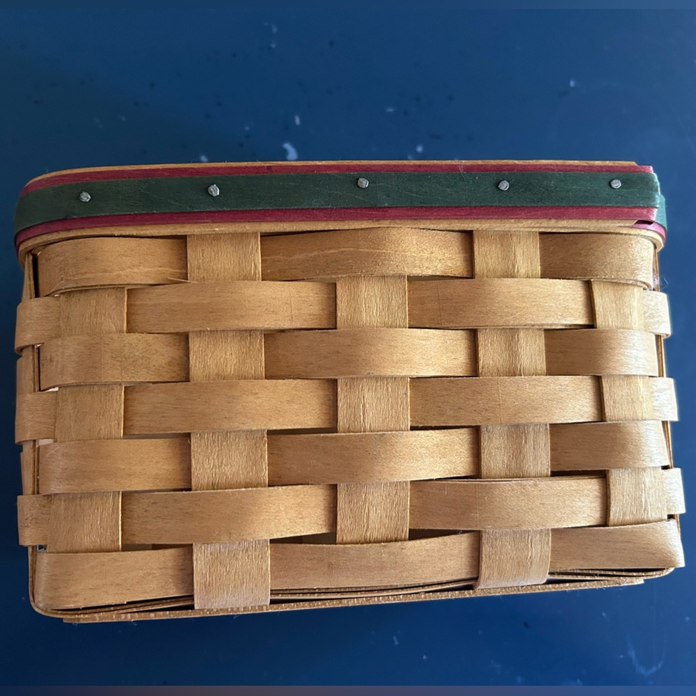 2004 Longaberger holiday helper basket combo with liner & protector & card.